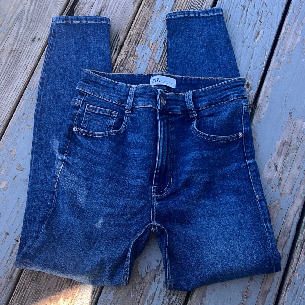 Zara size 6 Blue Denim Jeans stretch straight leg
